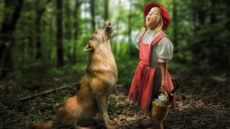 Father uses Photoshop to create elaborate portraits of daughters 