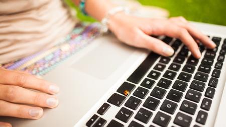 Using Illustrator tools to craft the perfect logo 