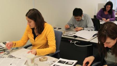 UX classes: Differences between online and in-person courses 